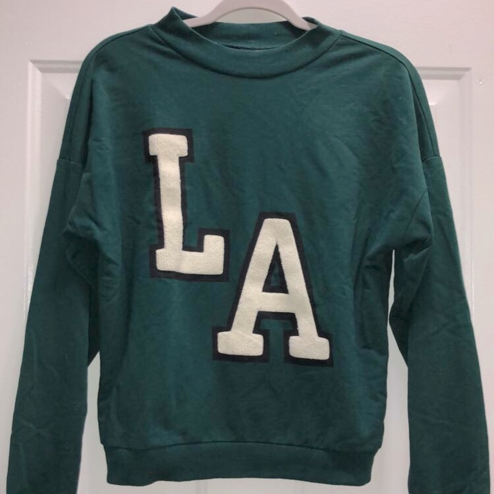 H&M DIVIDED | varsity style crewneck
